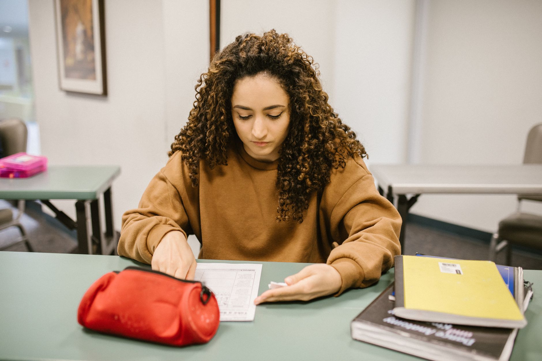 Perianesthesia nurse studying for the CPAN or CAPA certification exam